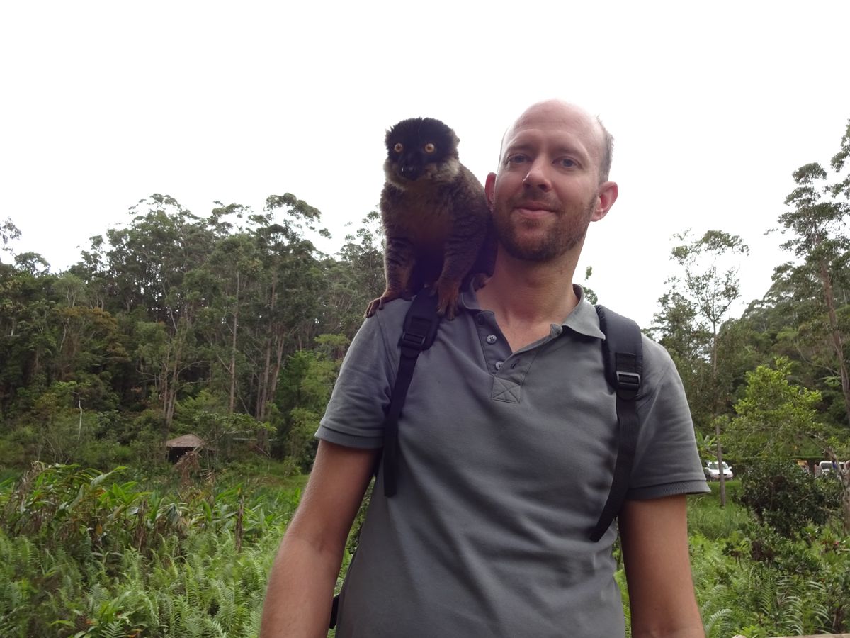 Dirk in Madagaskar mit Lemur