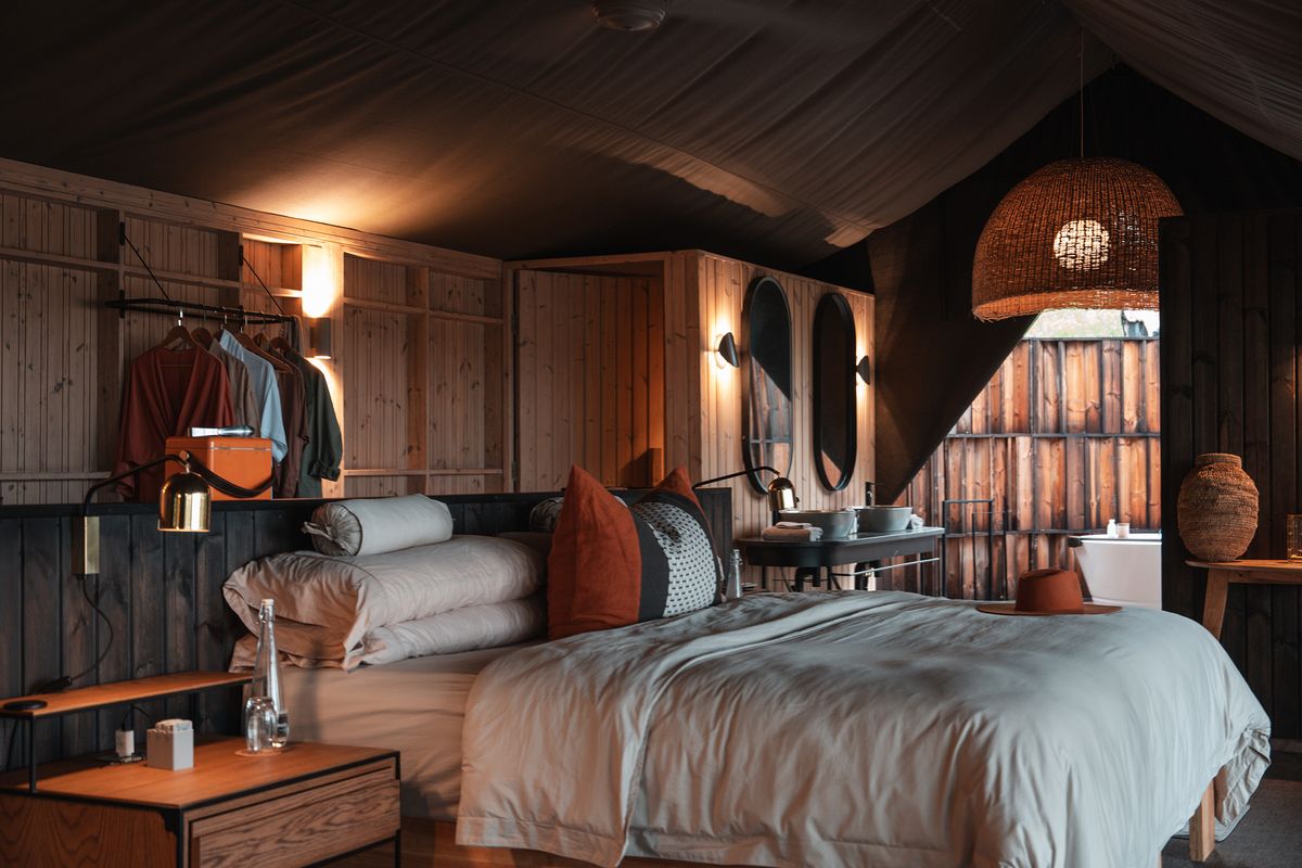 Kiri Camp bedroom
