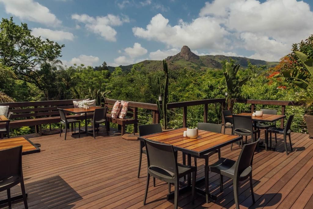 Mantenga Lodge outdoor dining