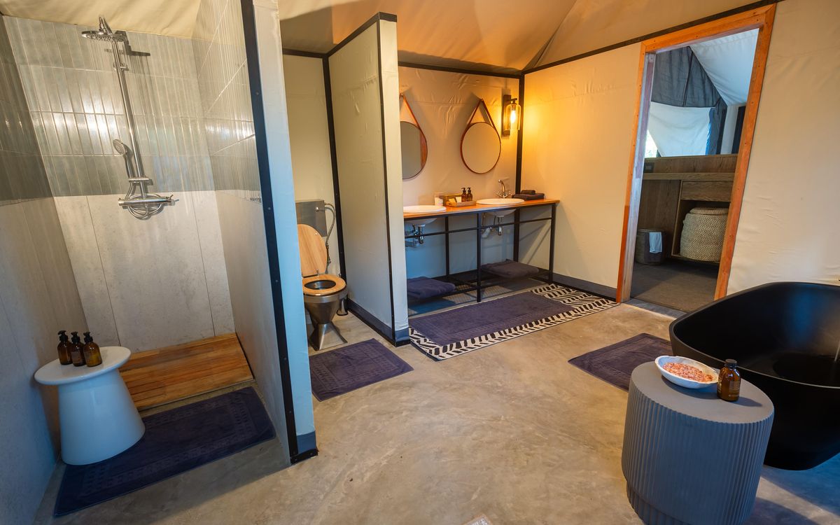 Machaba Camp bathroom
