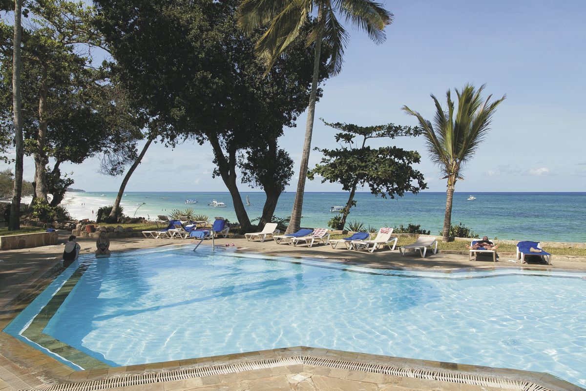 Baobab Beach Resort beach pool