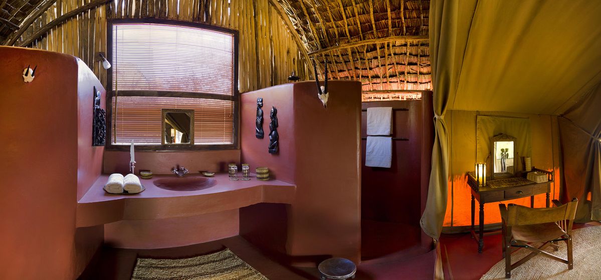 Olduvai Camp bath