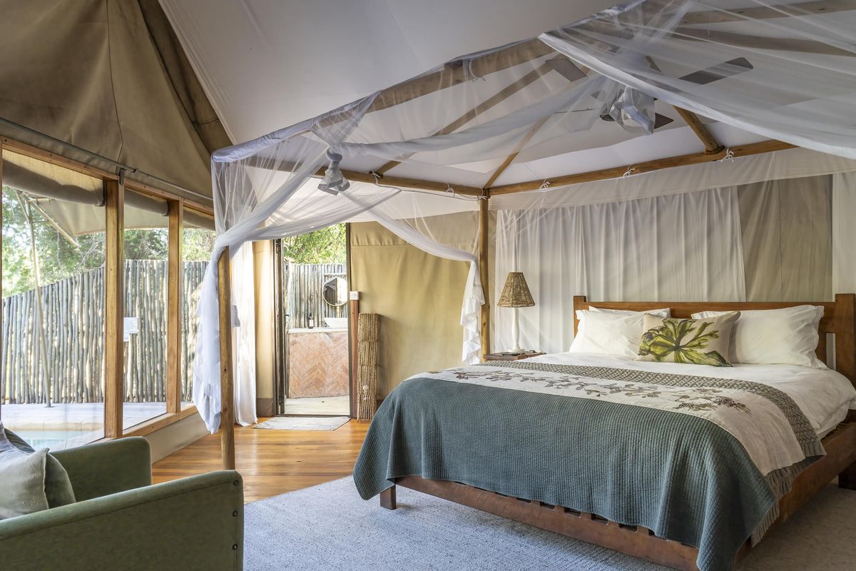 Dulini Anabezi king tent