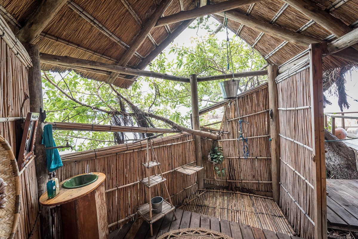Mumbo Island bathroom