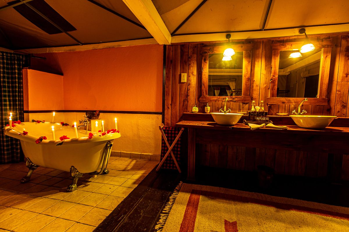 Tipilikwani Mara Camp honeymoon bathtub