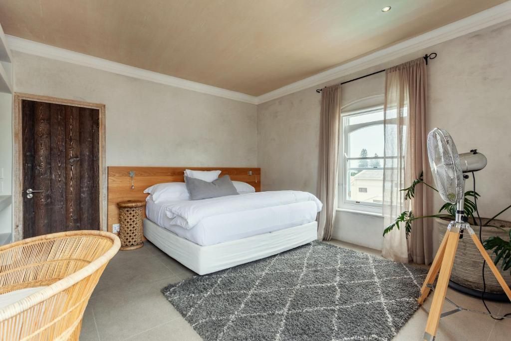 Auberge Burgundy room2