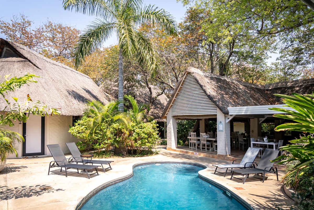 Pamarah Lodge pool 2