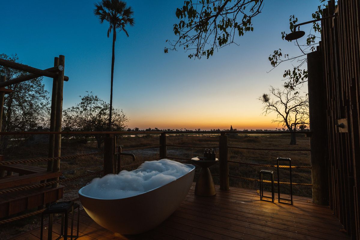 Baines outdoor bath