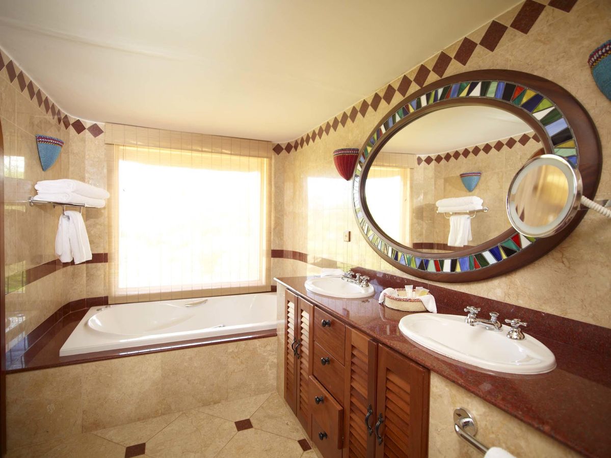 Amboseli Serena suite bath