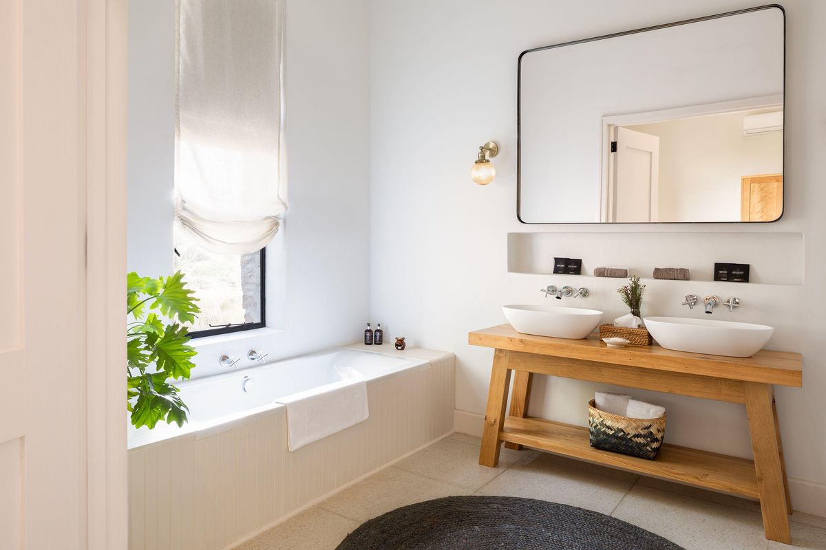 Simbavati Cederberg Ridge classic room bath