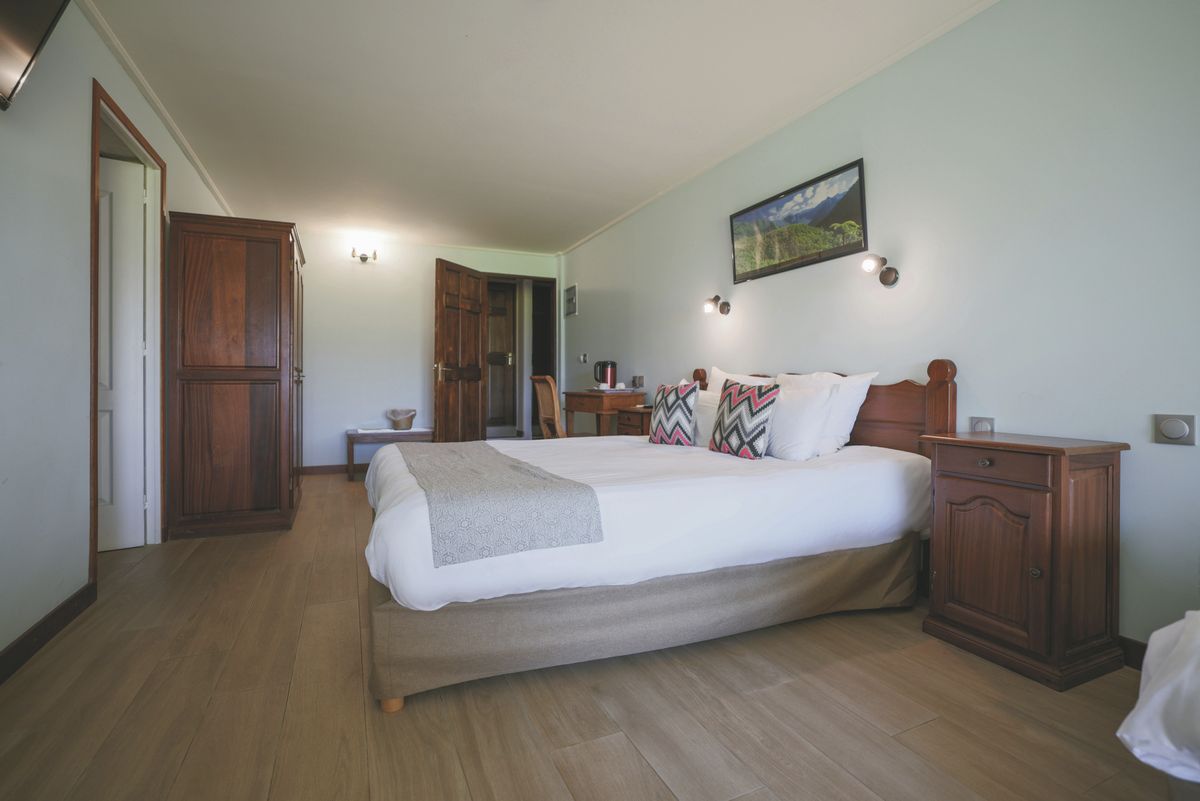 Les Géraniums terrace room