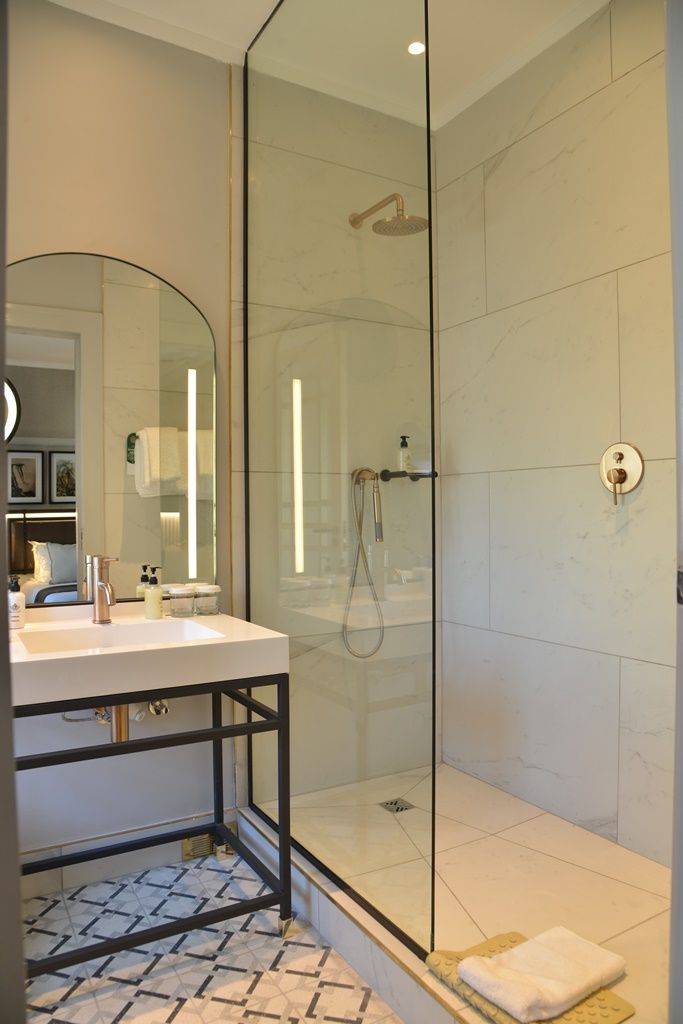 The Victoria Falls Hotel shower