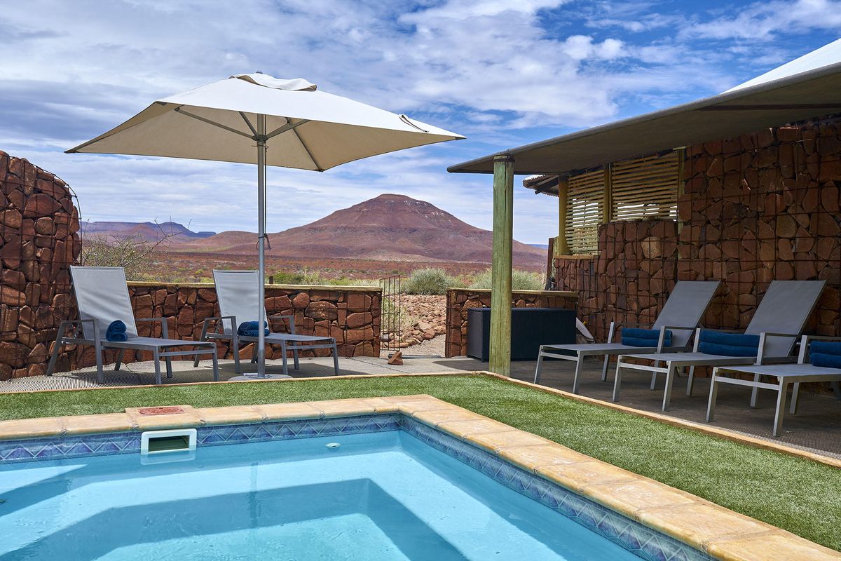 Etendeka Mountain Camp pool