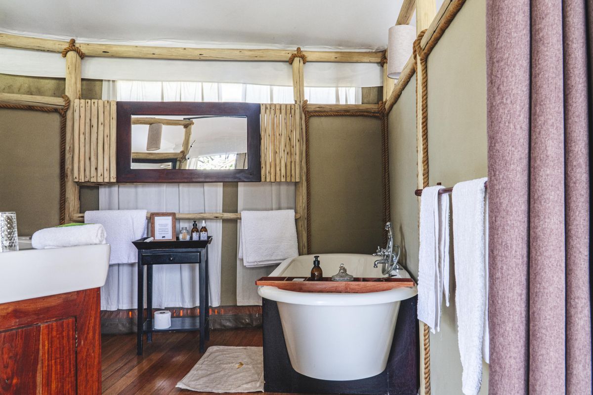 Dulini Anabezi bathroom