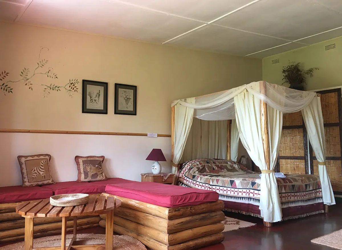 Luwawa Forest Lodge room