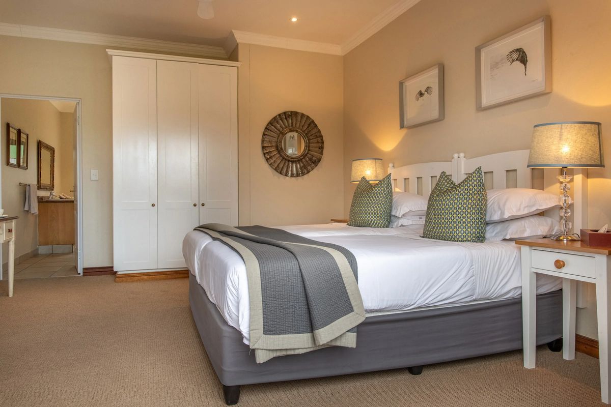 Oliver's Restaurant & Lodge room
