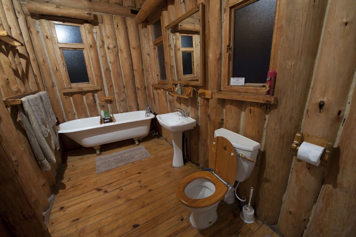 Chelinda Lodge bathroom