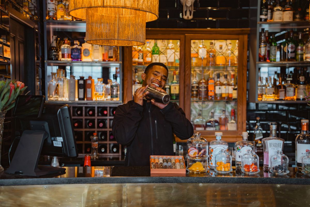 La Fontaine Boutique Hotel bar