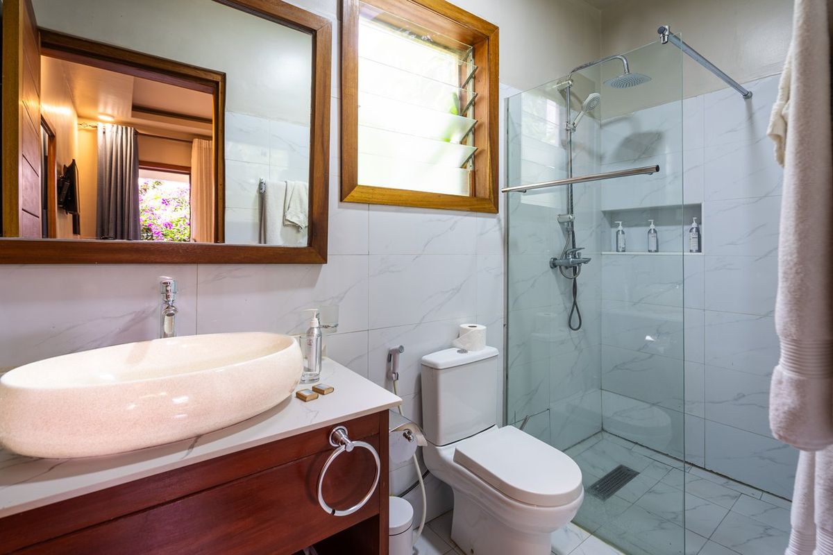 Five Volcanoes Boutique Hotel bath