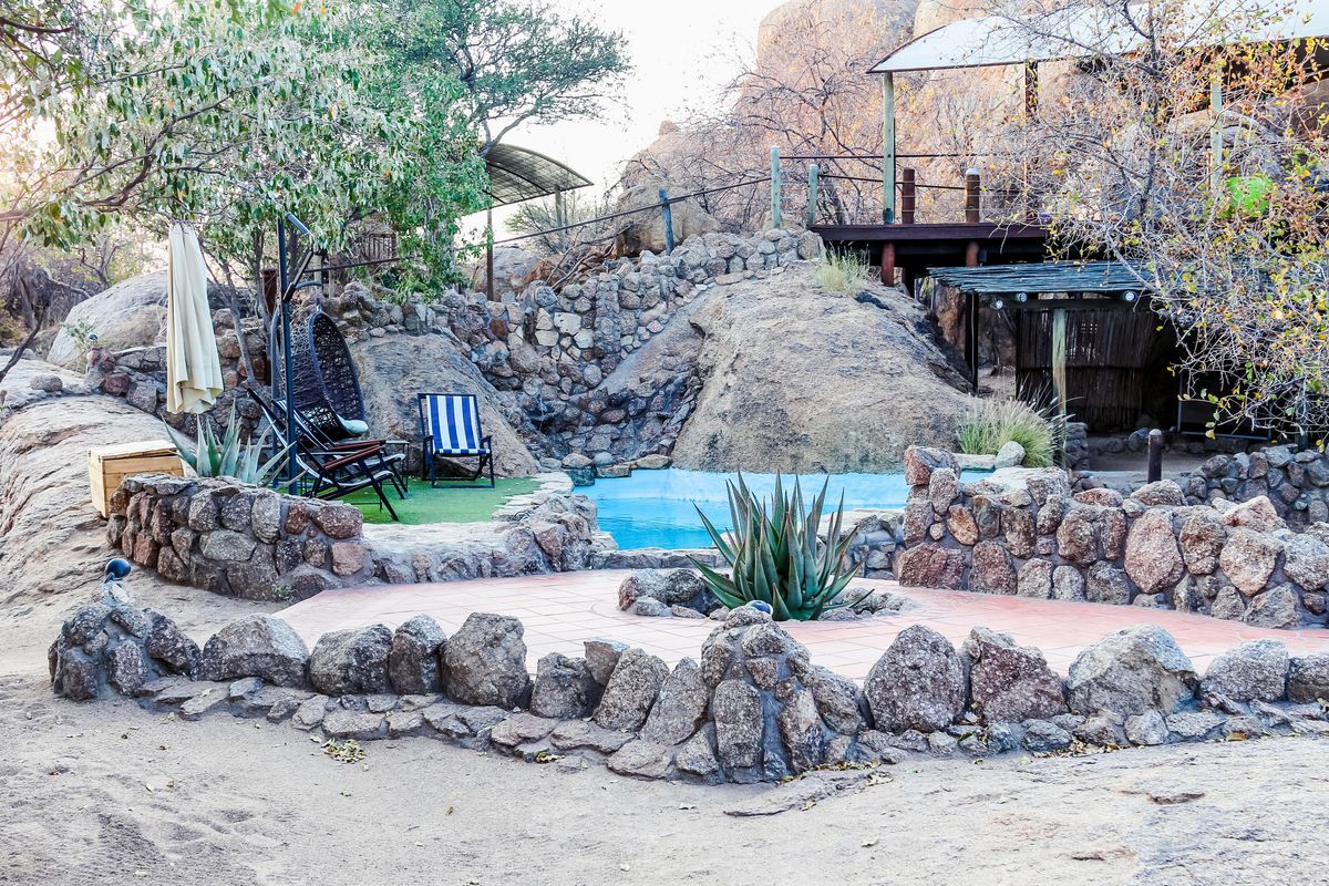 Ondundu Safari Lodge pool