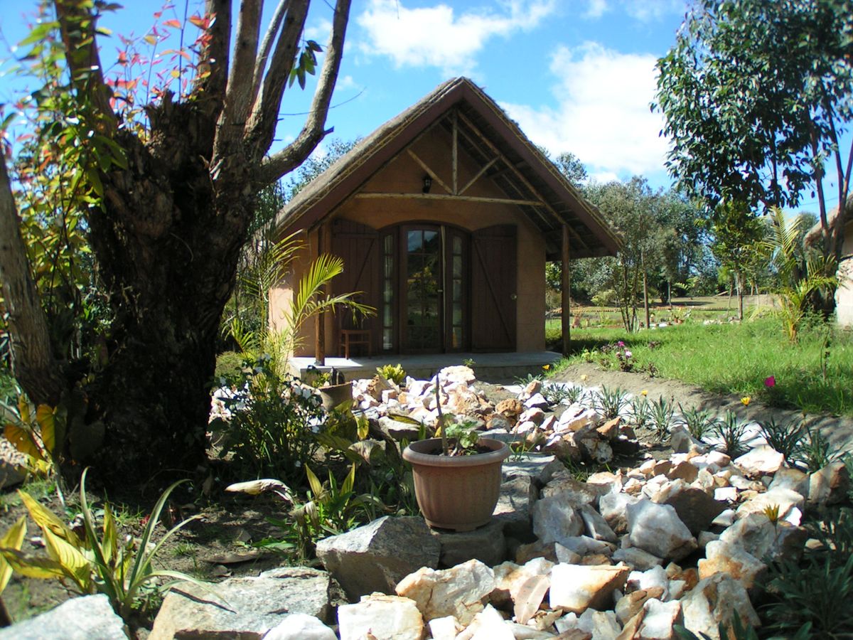 Grace Lodge chalet garden