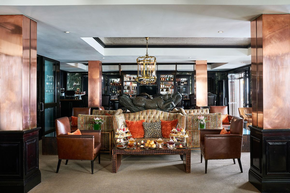 Twelve Apostles Hotel bar