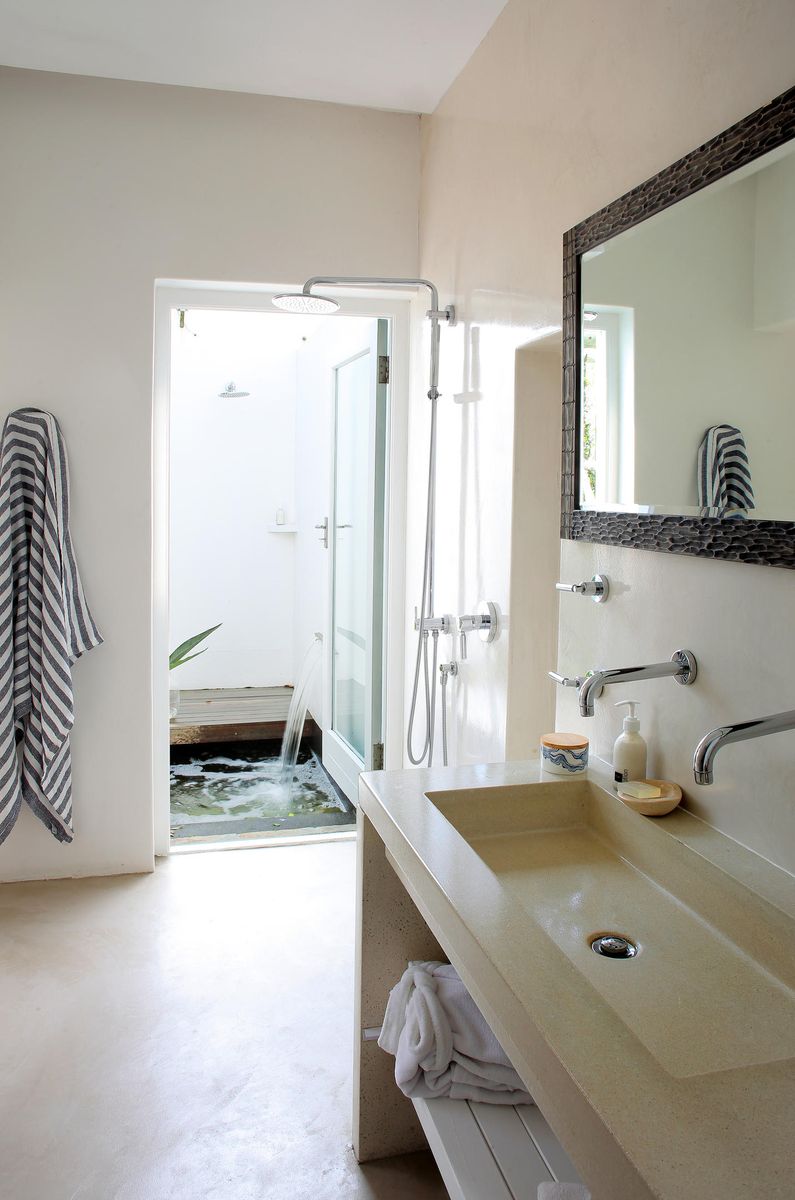 Strandloper Ocean Boutique Hotel bathroom