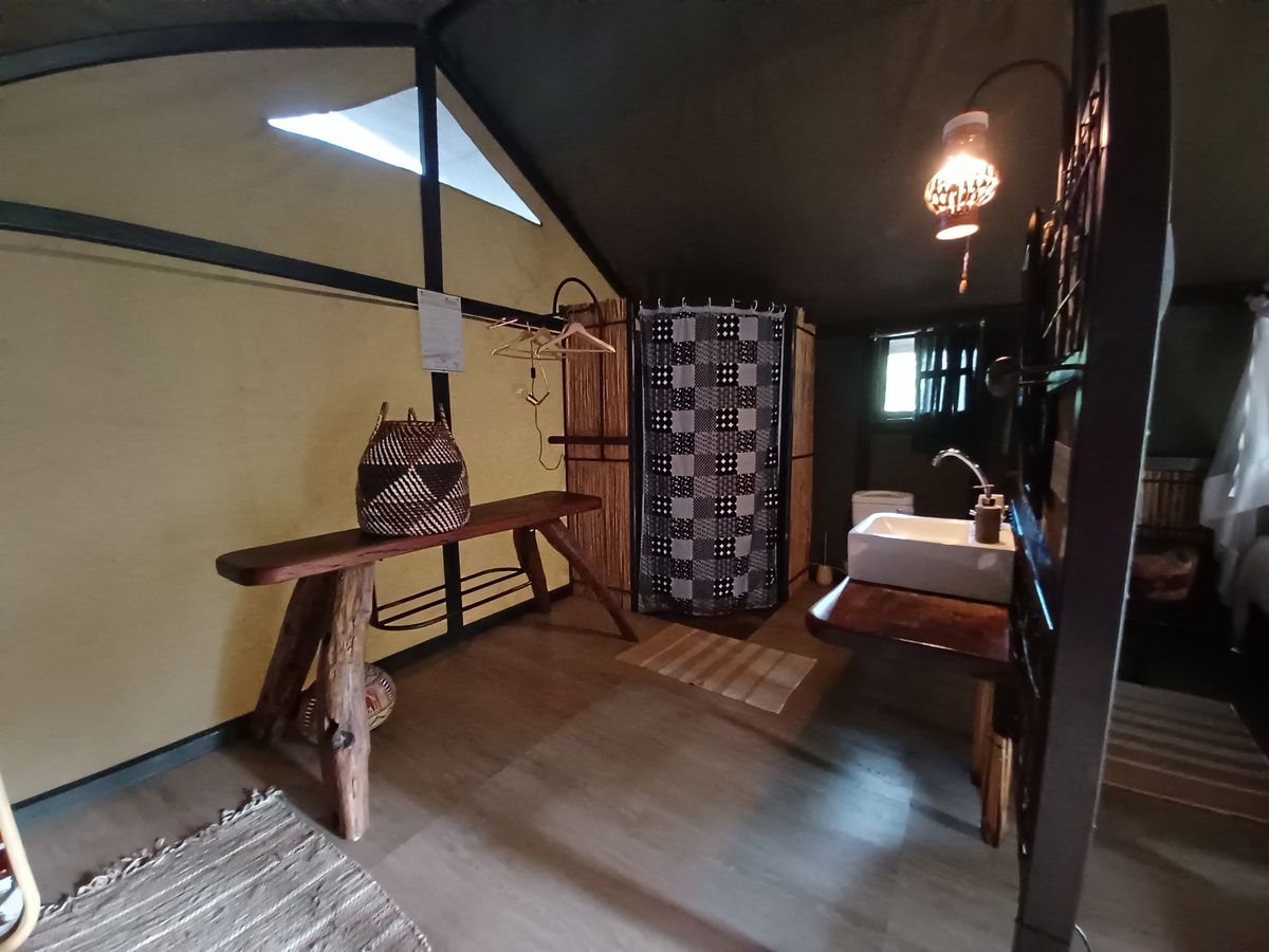 Jackalberry Tented Camp bathroom