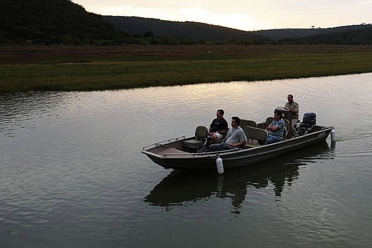 Kariega River Lodge boat ride