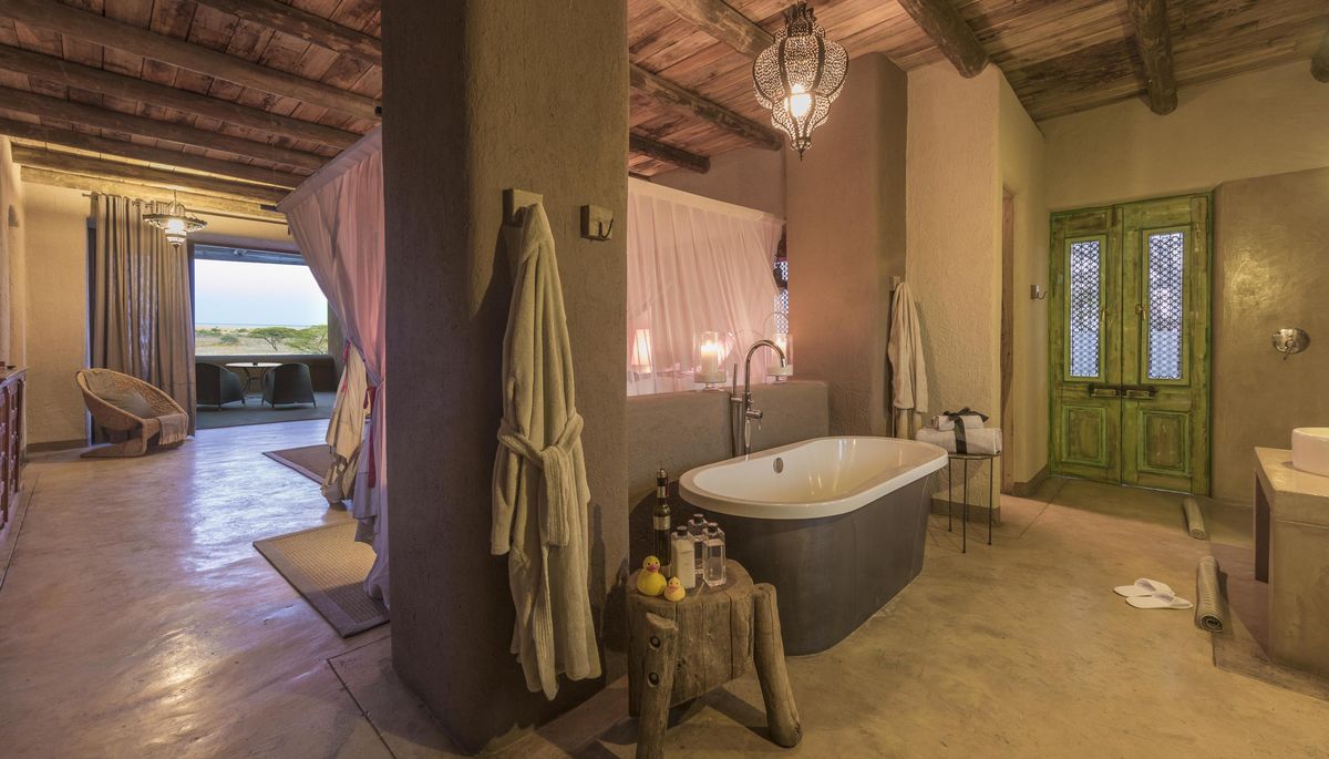Onguma The Fort bath2