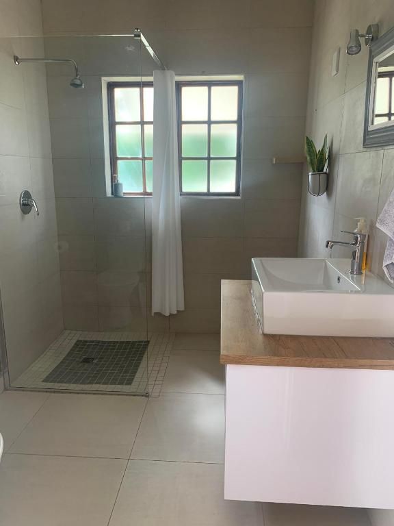 Otjibamba Safari Lodge shower