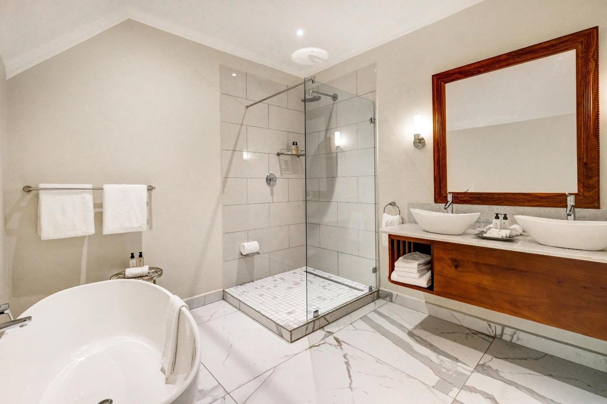 Ilala Lodge classic suite bath