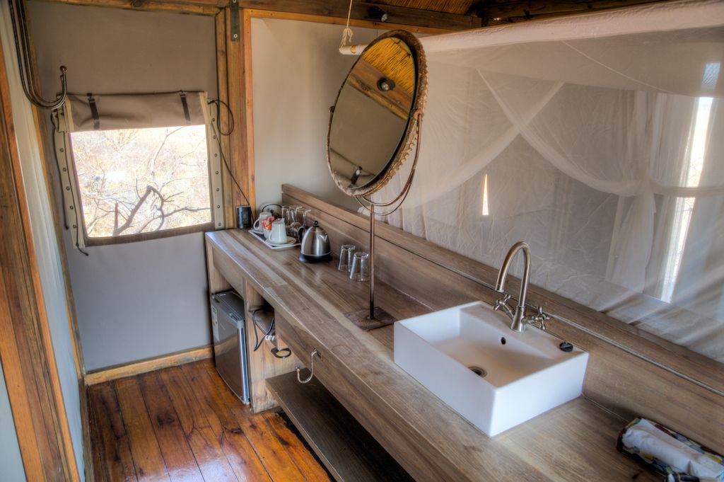 Dolomite bath
