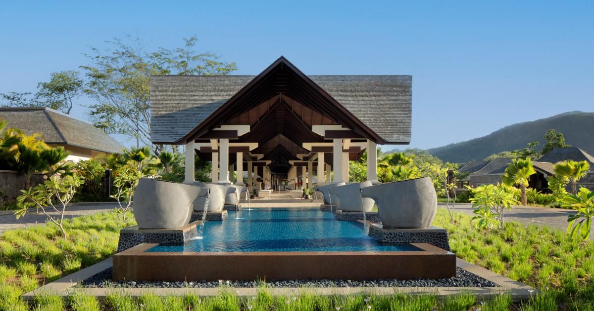 Story Seychelles main pool front