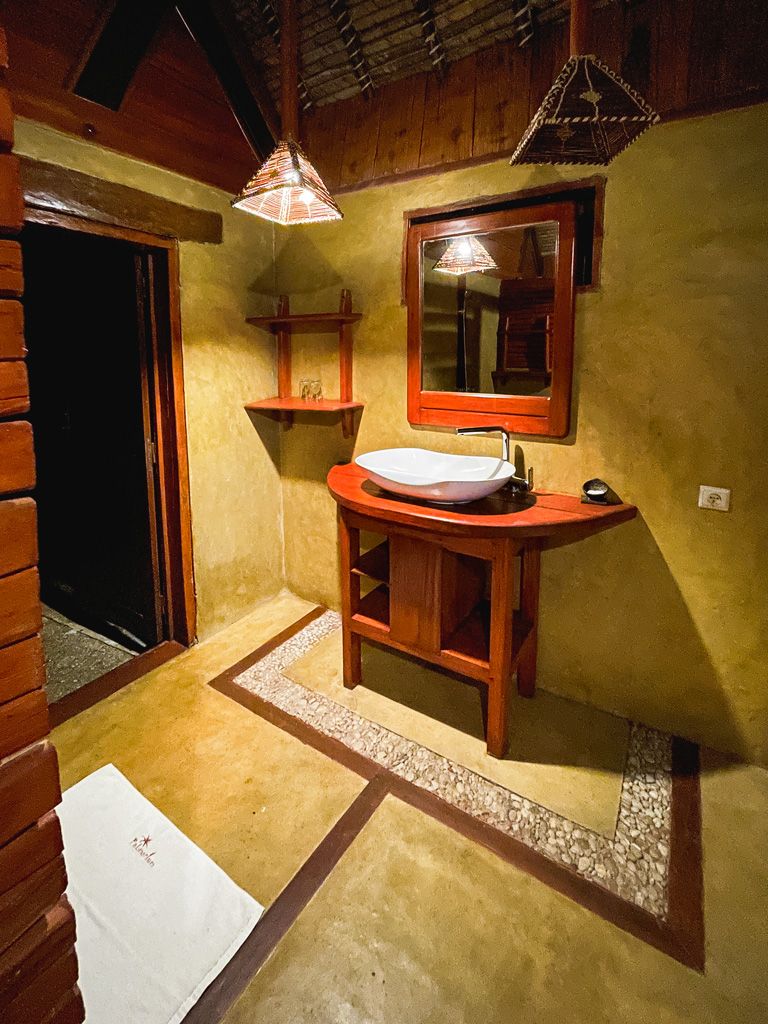 Palmarium Hotel bath