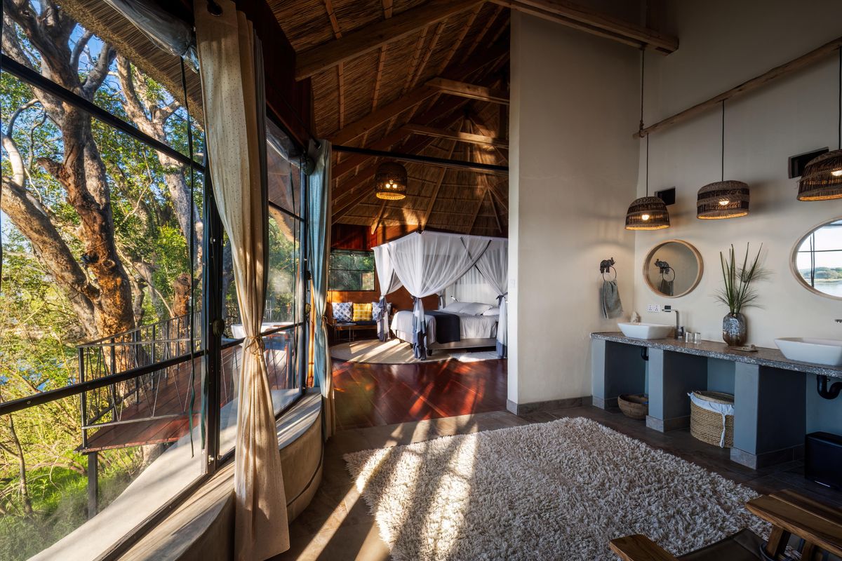 Chundukwa River Lodge suite
