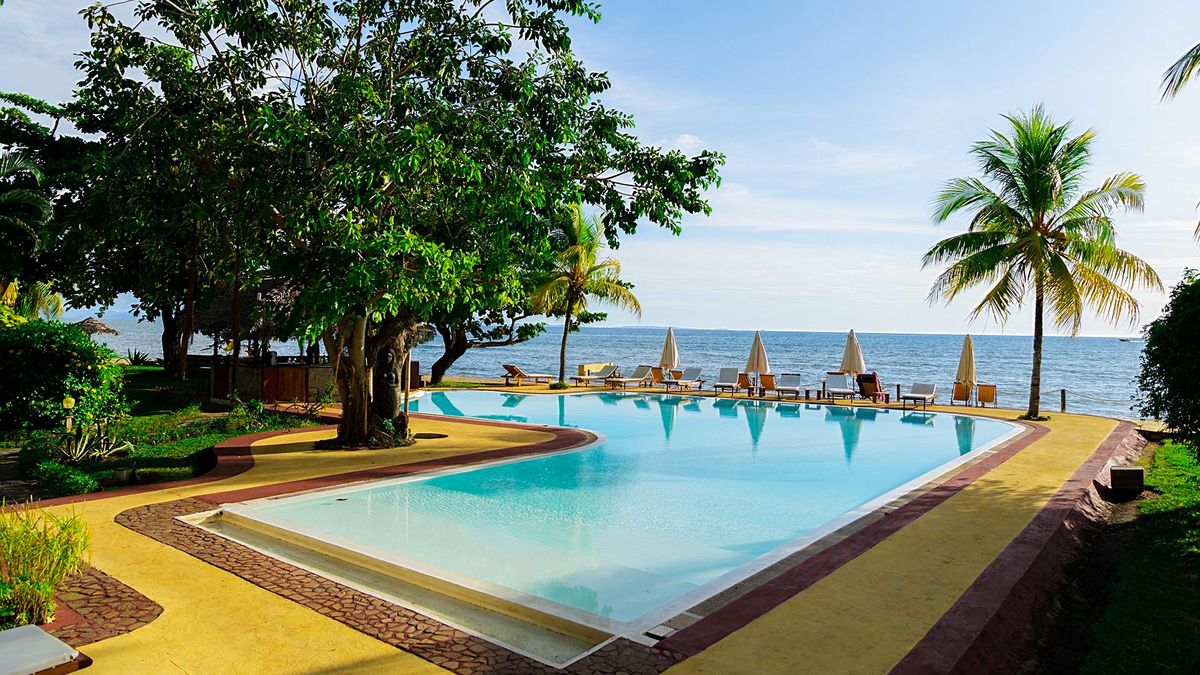 Arc en Ciel Hotel pool