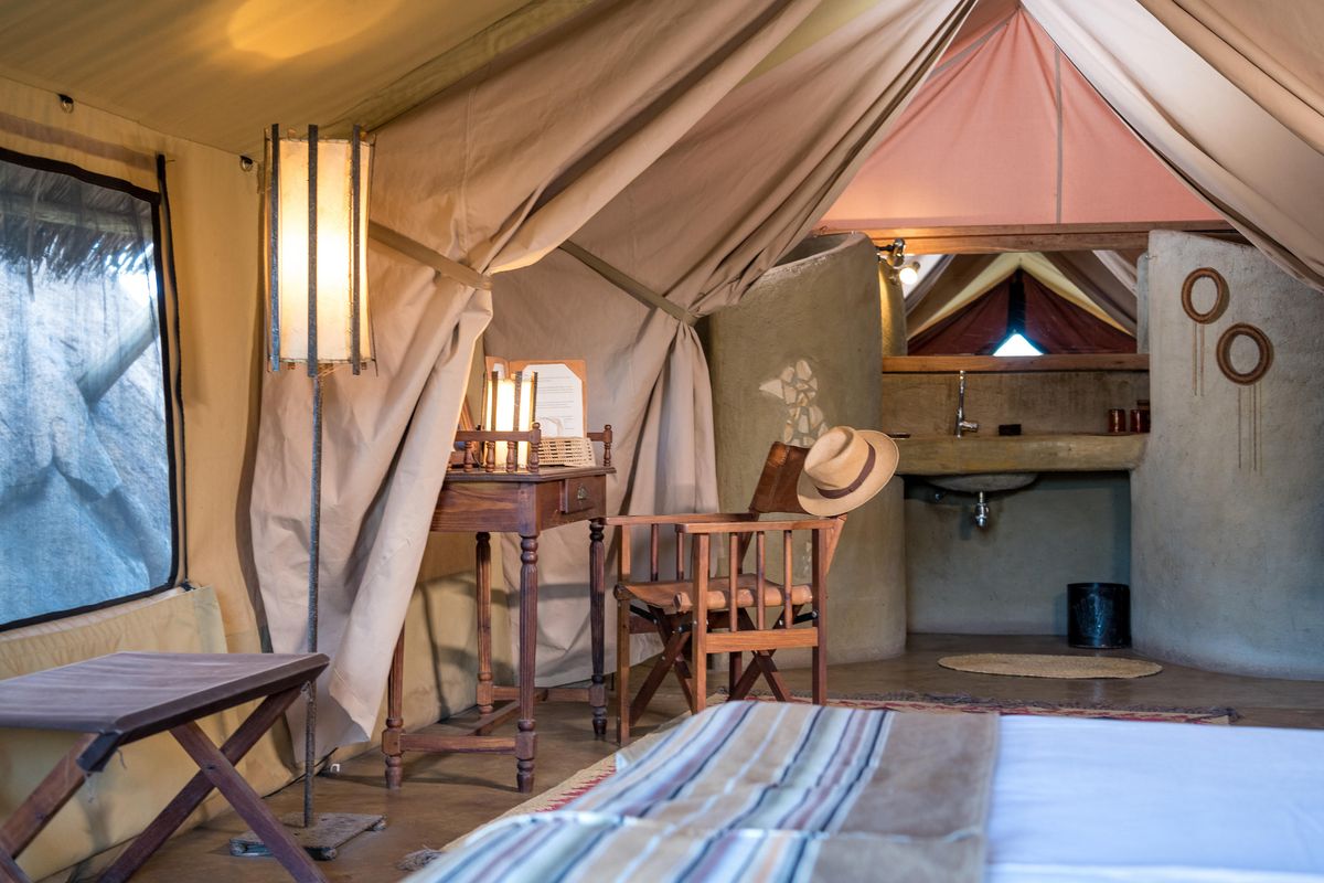 Olduvai Camp tent interior2