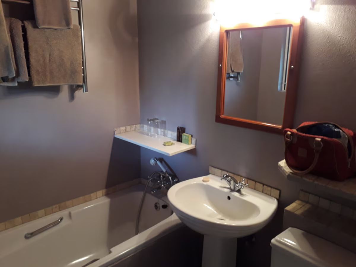 Foresters Arms bath