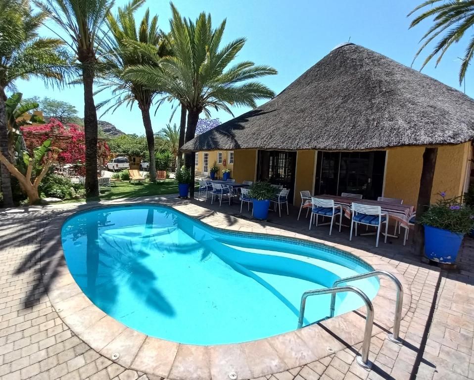 Capbon Guesthouse pool