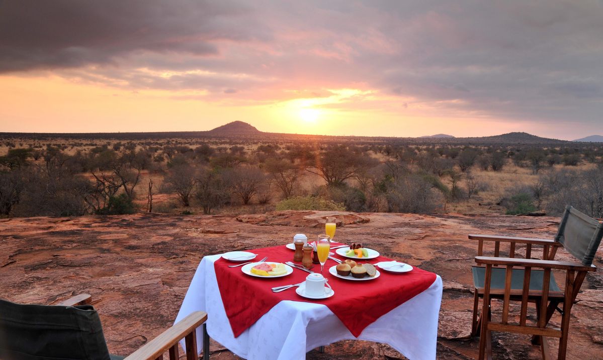 Kilaguni outdoor breakfast