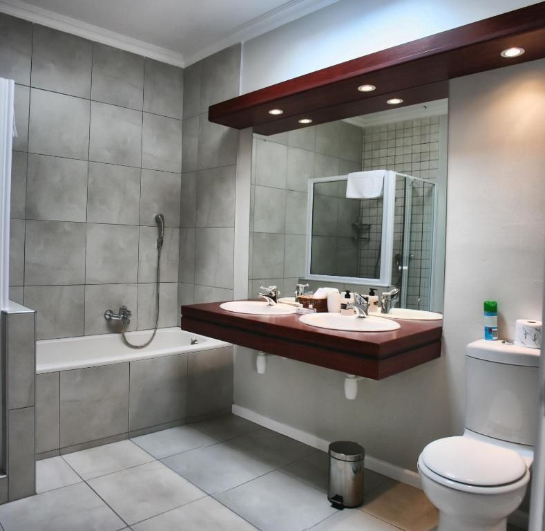 Cornerstone Guesthouse bath