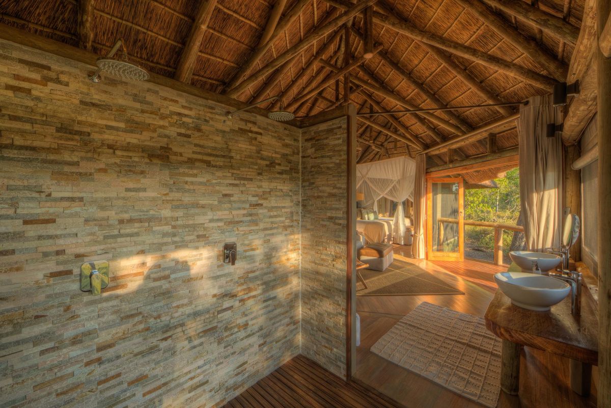 Camp Moremi bath