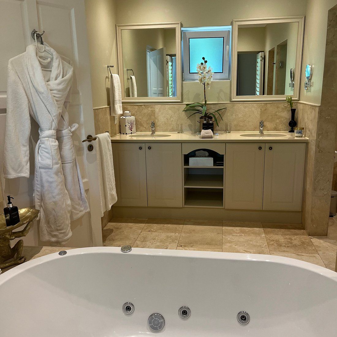 La Cabriere Country Estate bathroom