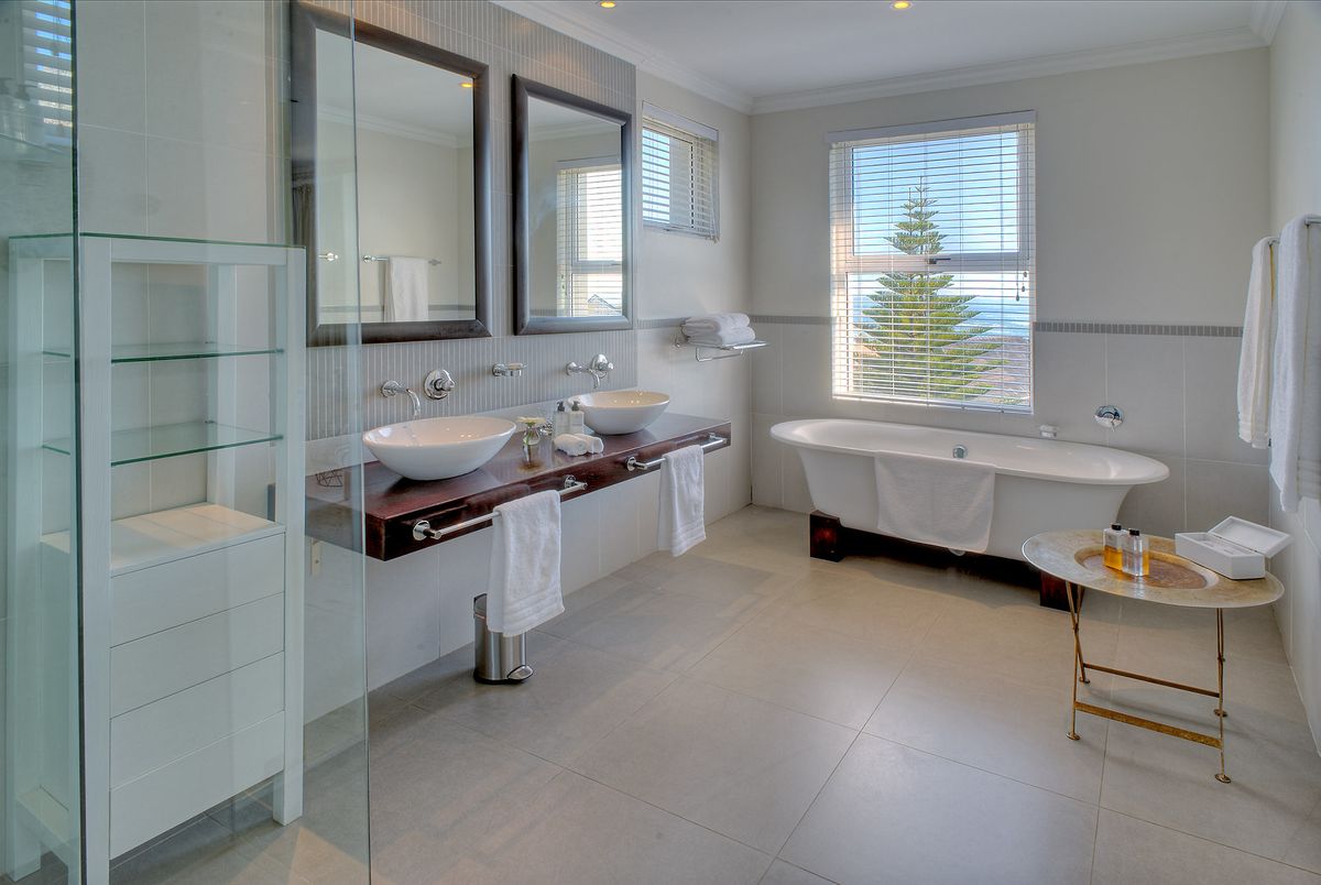Sea Five Boutique Hotel penthouse suite bath
