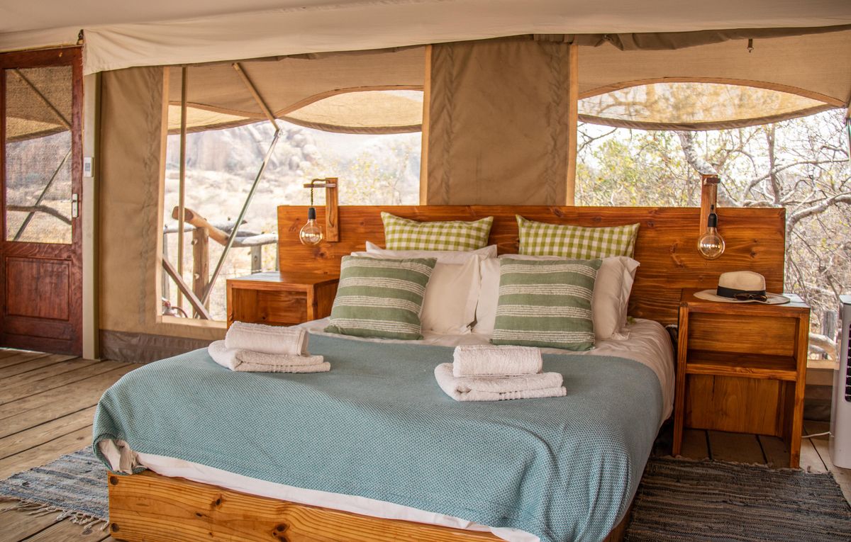 Ondundu Safari Lodge bed
