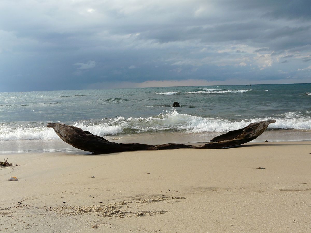 Chintheche Beach