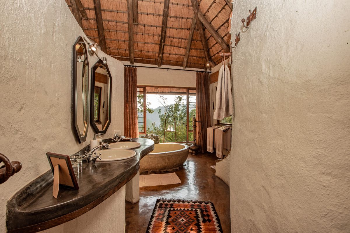 Tanamera Lodge bath