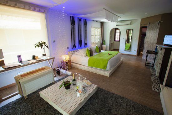Le Domaine de l'Orangeraie garden villa room