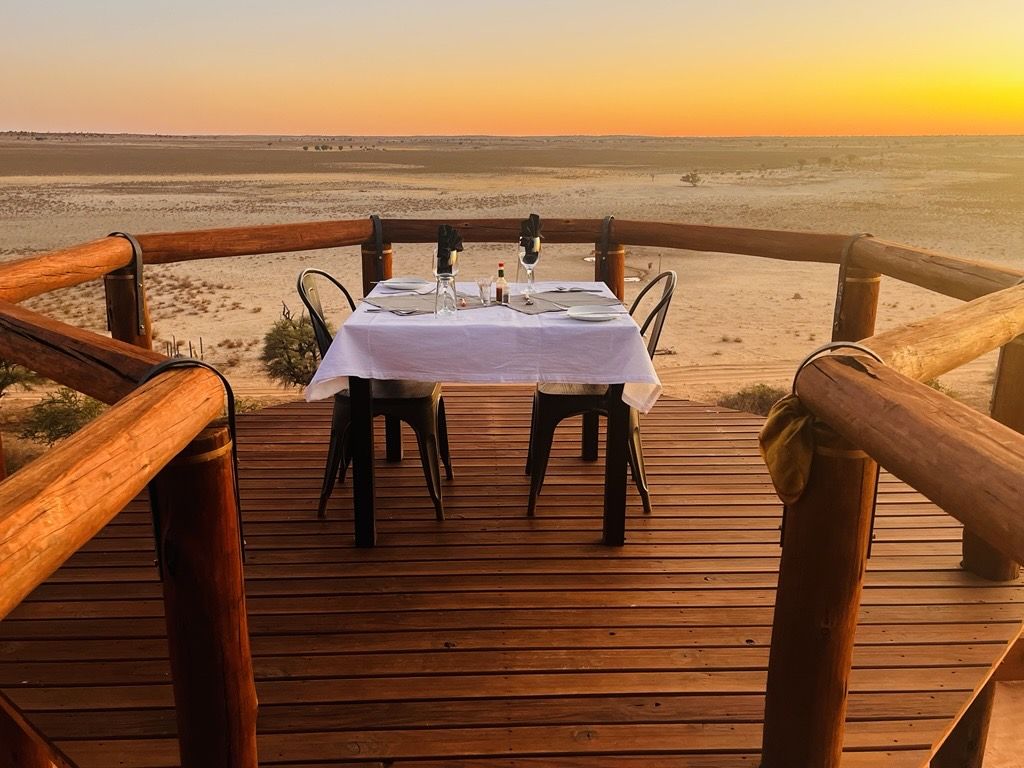 Ta Shebube Rooiputs dining with a view